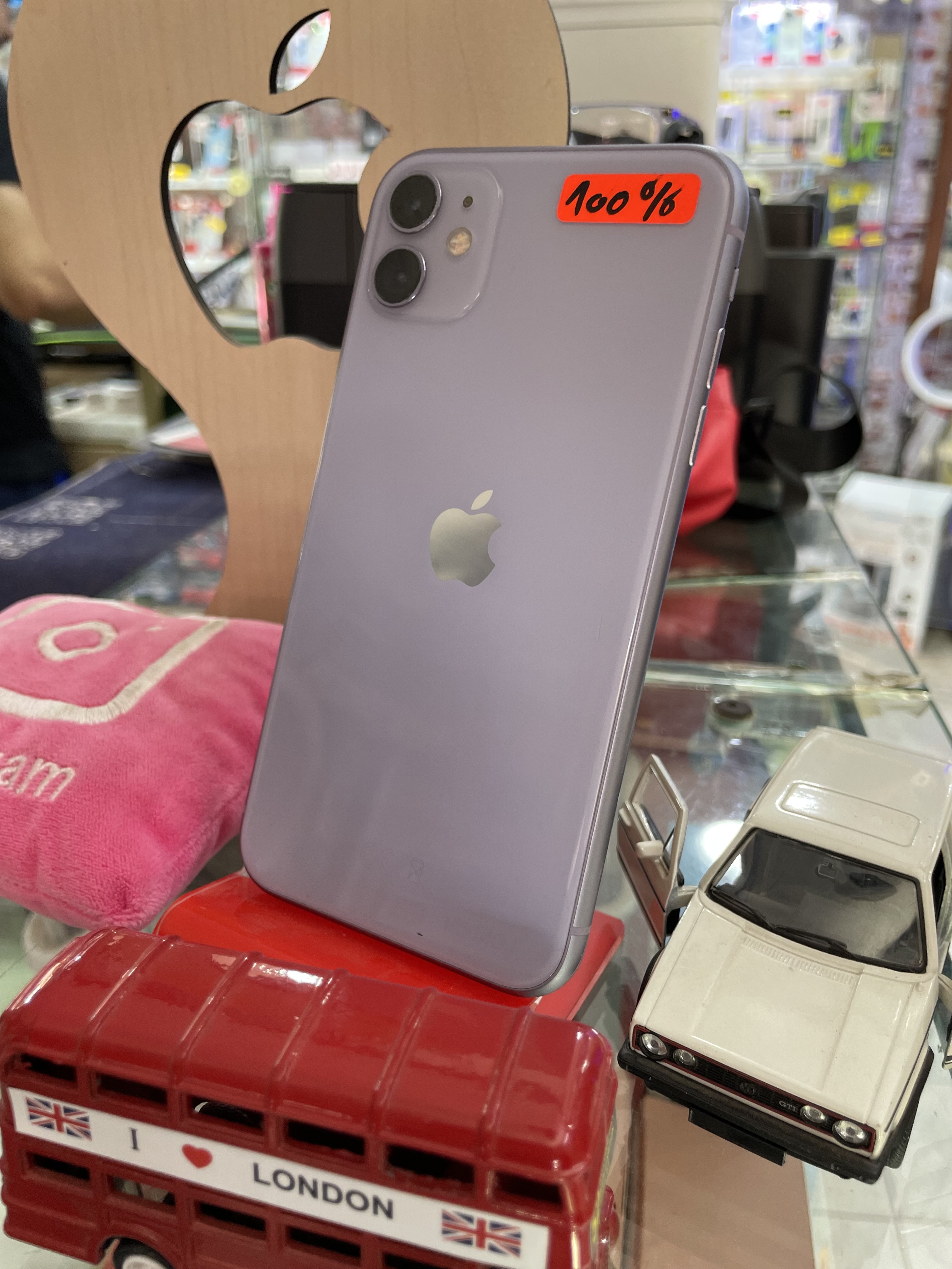IPHONE 11 
